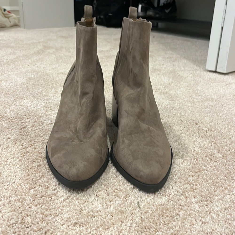 Grey Faux Suede Heeled boot